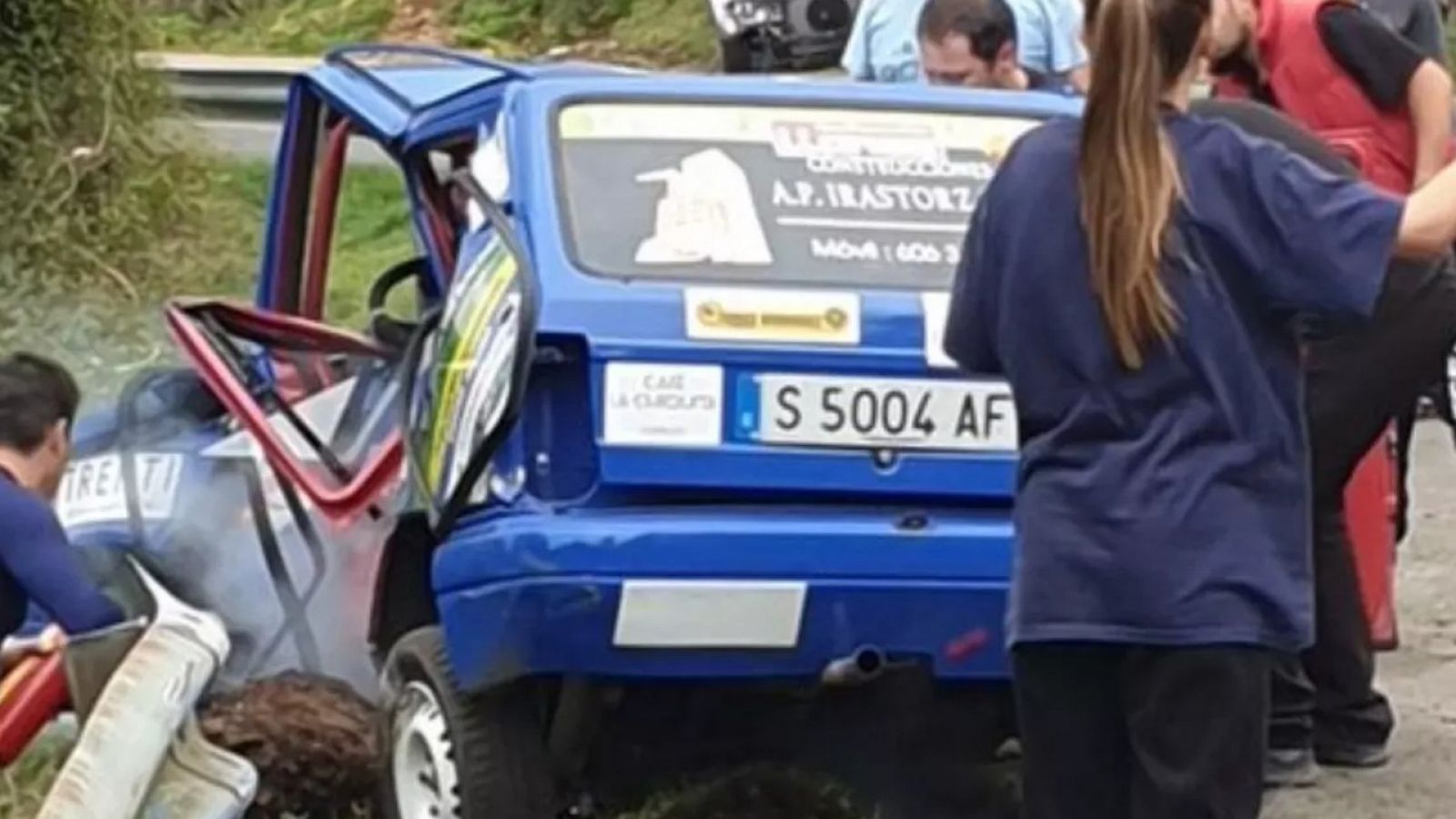 El coche accidentado en el Rally Villa de LLanes