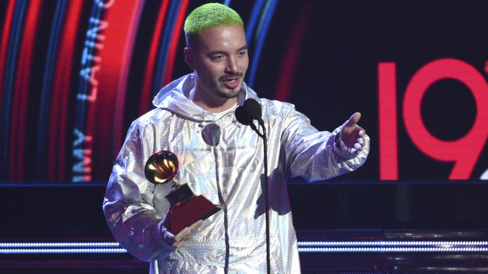 J Balvin y Beatriz Luengo reavivan la polémica de los Grammy Latinos