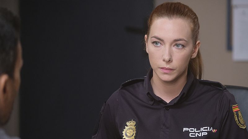 Yolanda, en el despacho de Durán en 'Servir y Proteger'