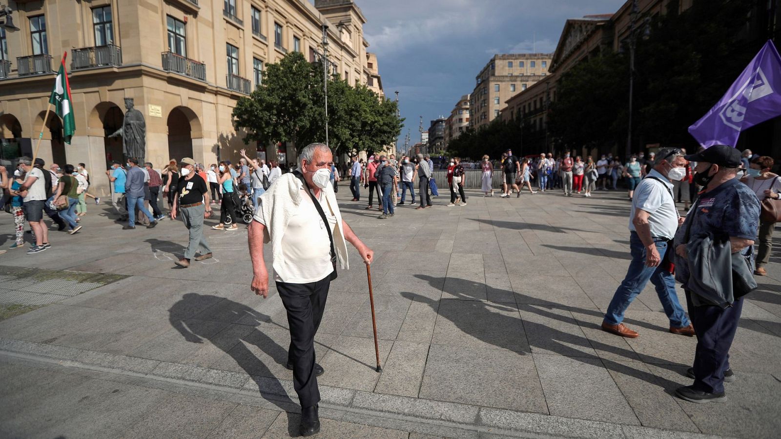 Asistentes a la protestas convocadas por el Movimiento de Pensionistas de Euskal Herria