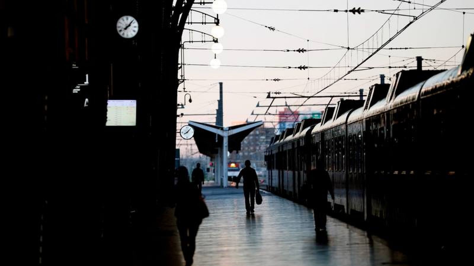 La huelga de Renfe deja andenes vacíos en Valencia