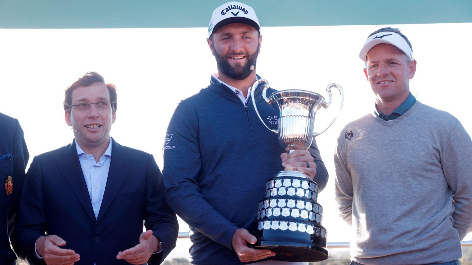 Jon Rahm (c) y Luke Donald (d), en la presentación del Abierto de España de golf.