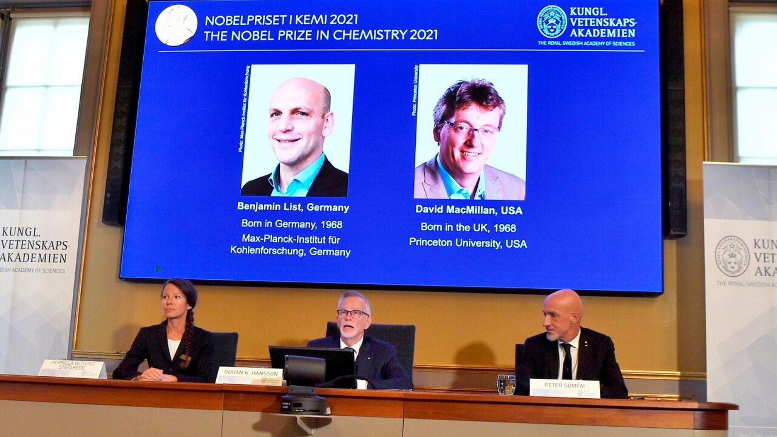 Anuncio de la Real Academia de las Ciencias de Suecia del premio Nobel de Química 2021. EFE/EPA/Claudio Bresciani 