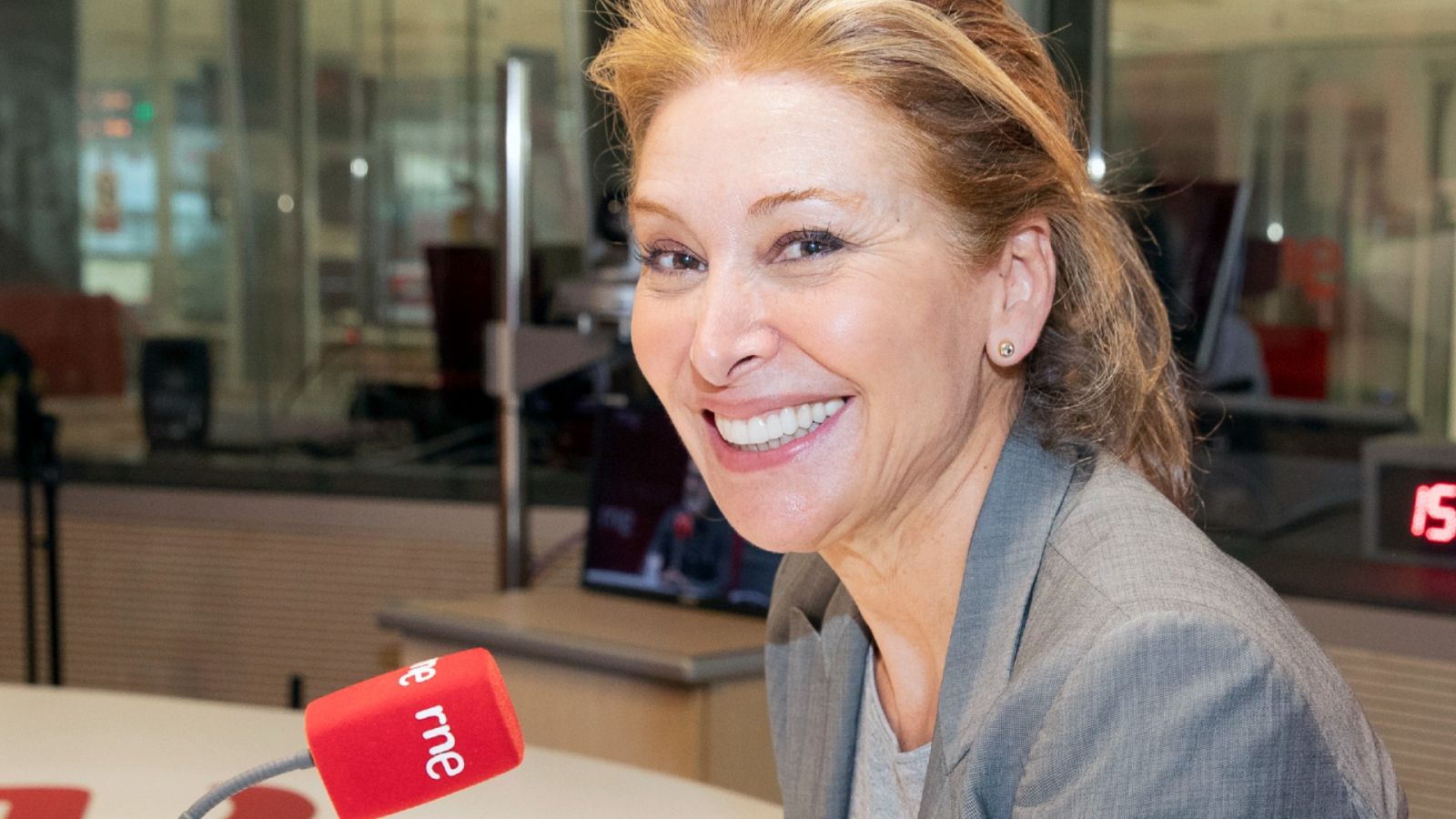 Teresa Viejo es 'La observadora' en RNE.