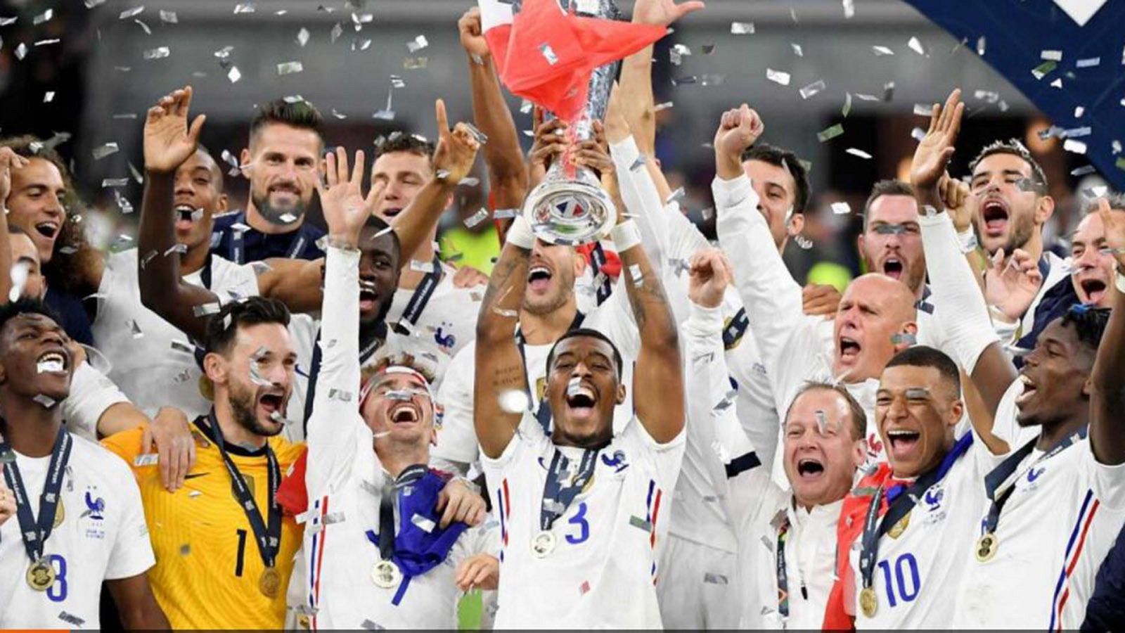 La selección francesa levanta la Copa que la convierte en campeona