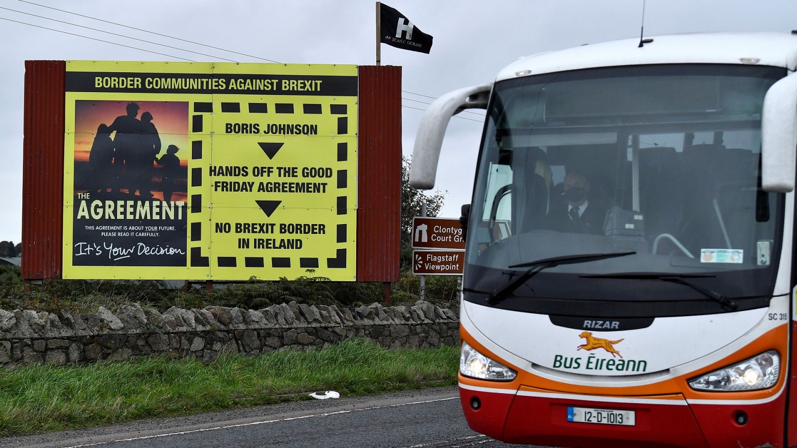 Cartel en contra del Brexit en la frontera entre Reino Unido e Irlanda del Norte