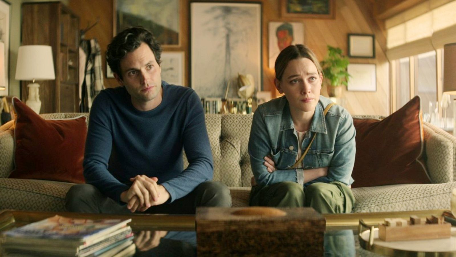  Victoria Pedretti y Penn Badgley ('You'), sobre el final de la tercera temporada: "La forma en la que sucedió fue impactante"