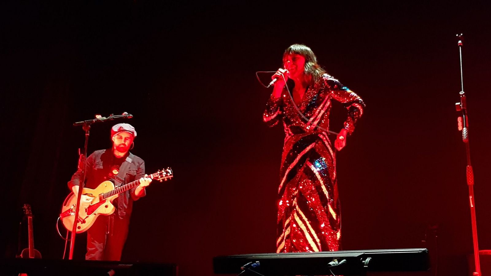 Un momento del concierto de Amaral en el Gran Teatro Caixa Bank Príncipe Pío de Madrid
