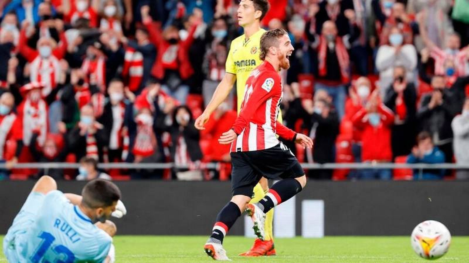Iker Muniain celebra el primer tanto del Athletic ante el Villarreal.