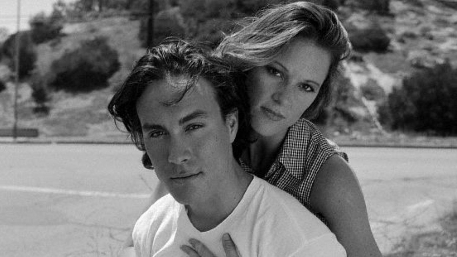 Eliza Hutton y Brandon Lee