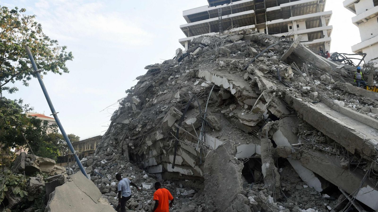 Un edificio se derrumba en Nigeria y deja al menos cuatro muertos