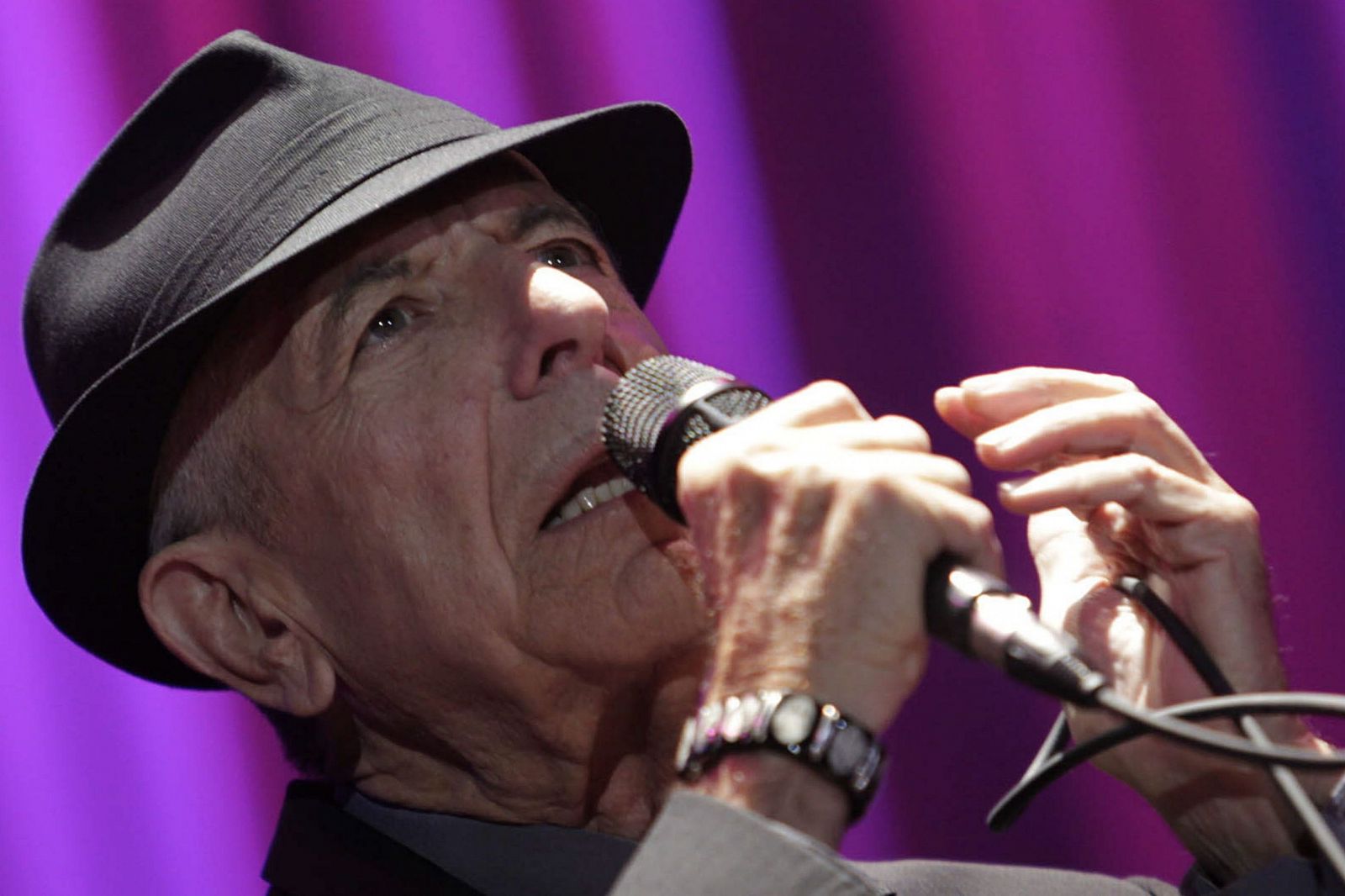 Leonard Cohen en el Palau Sant Jordi de Barcelona donde presentó su álbum 'Old Ideas'