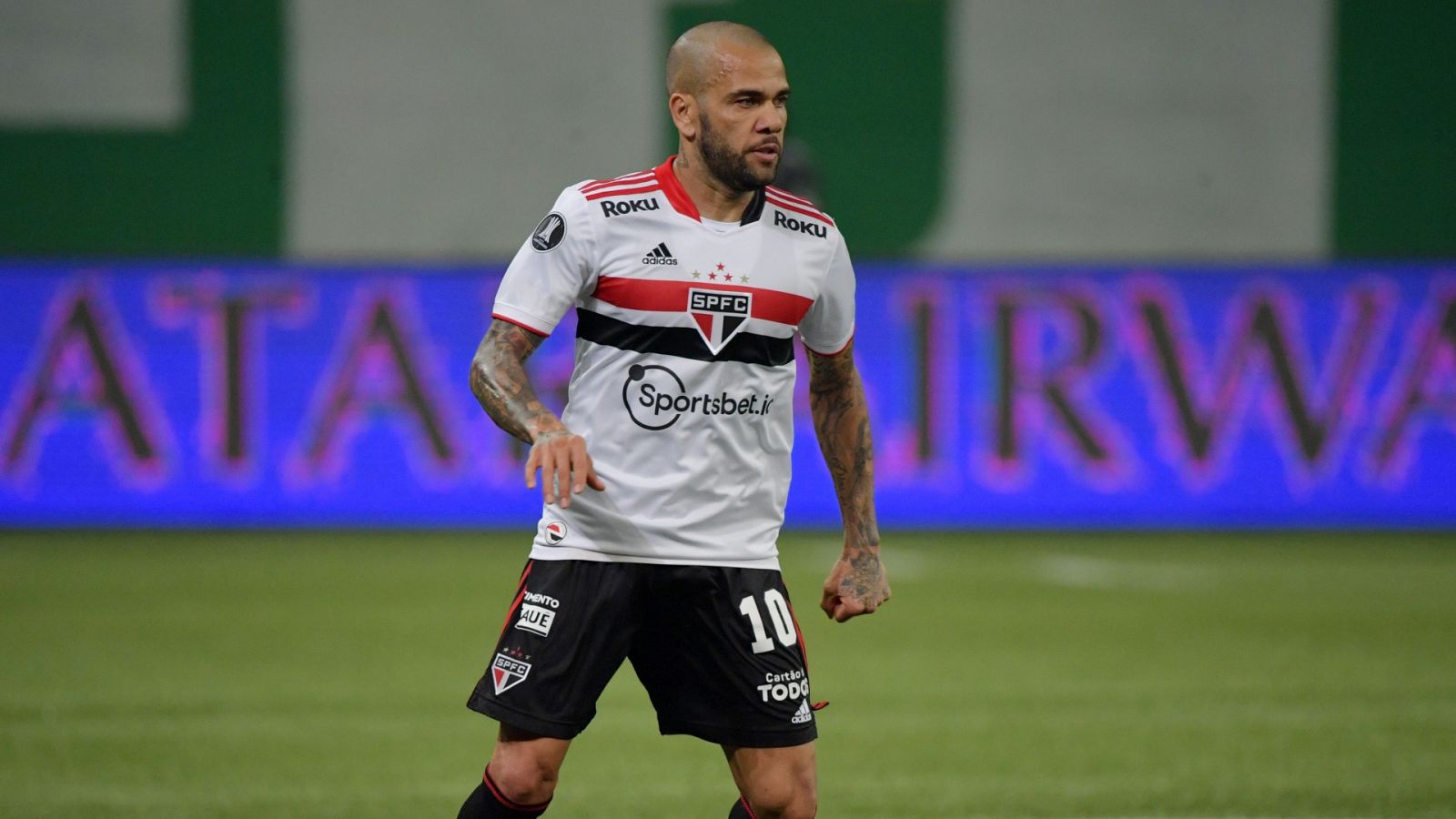 Dani Alves en un partido con el Sao Paulo.