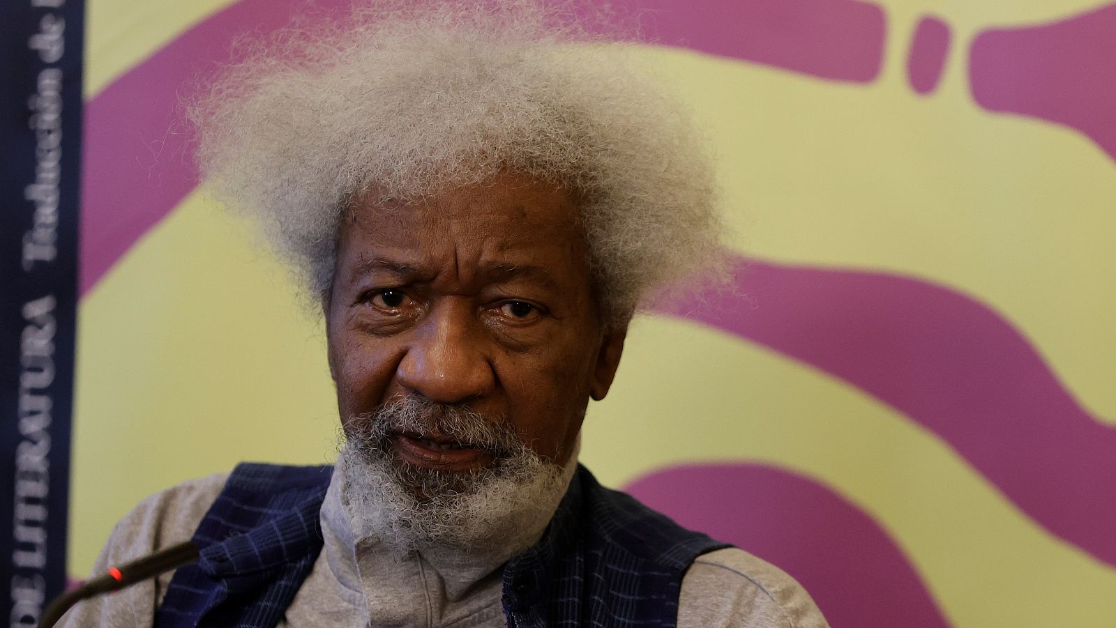 Wole Soyinka, durante la presentación en Madrid de 'Crónicas desde el país de la gente más feliz de la Tierra'.