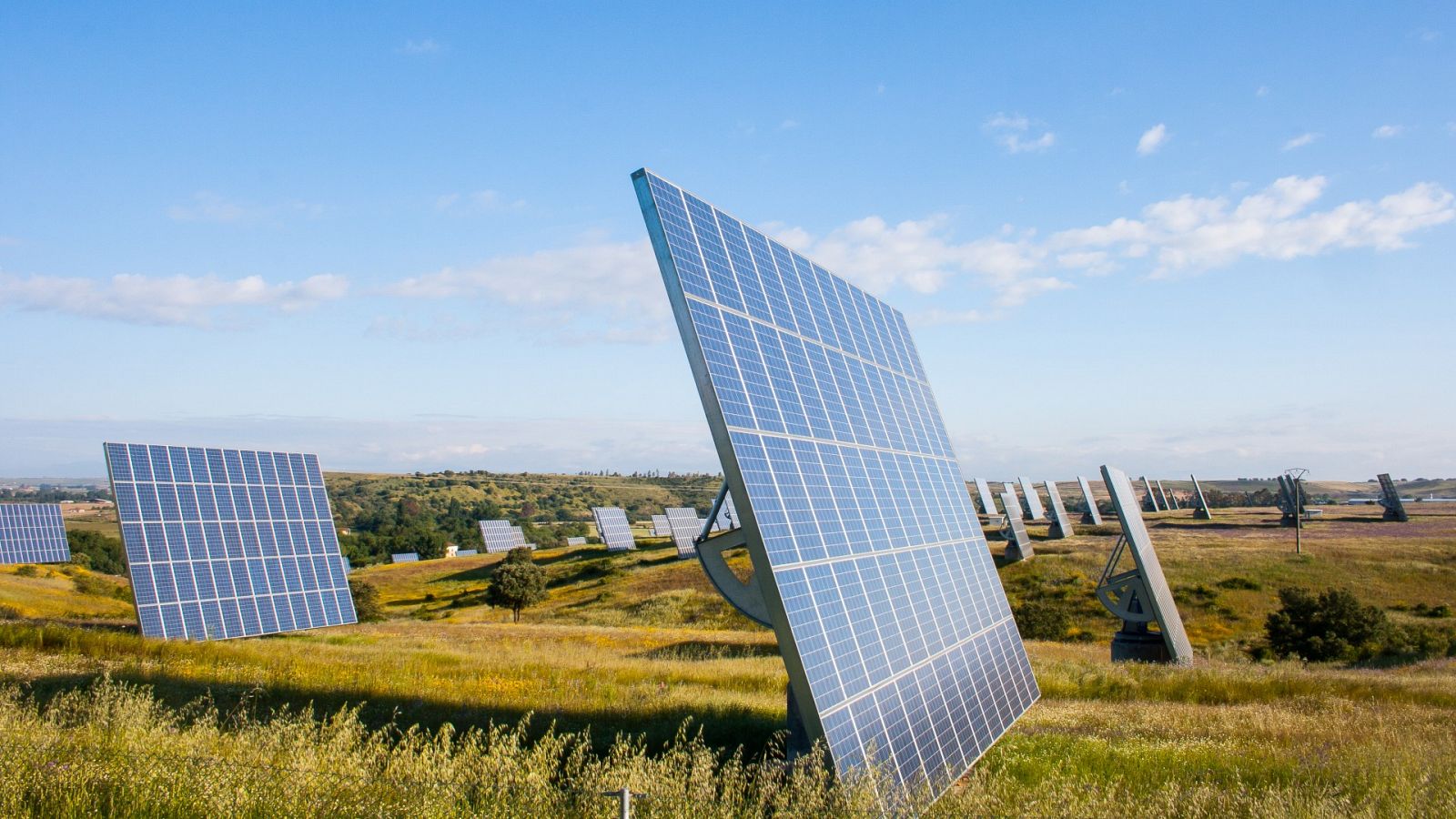 La energía solar supone el 60% del aumento anual de todas las renovables, según la AIE