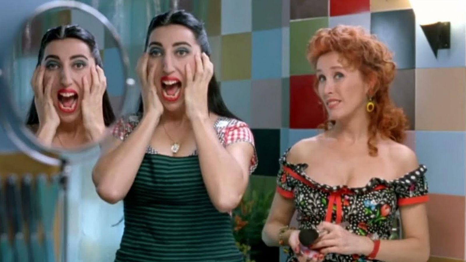 Rossy de Palma y Verónica Forqué en 'Kika'