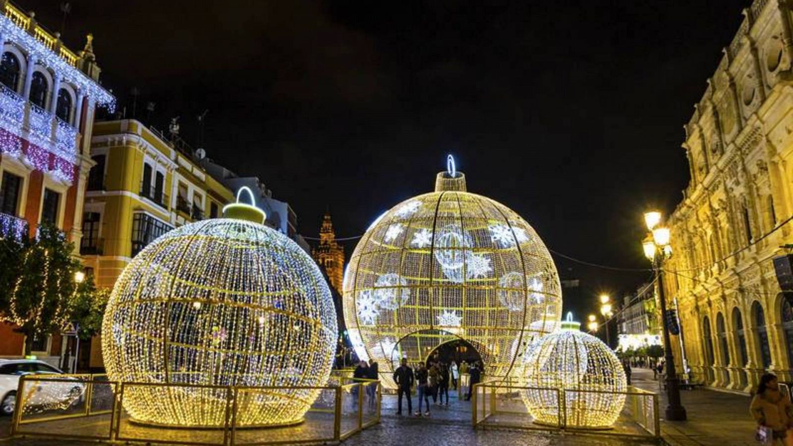 Conoce a estos dos sevillanos apasionados de la Lotería de Navidad