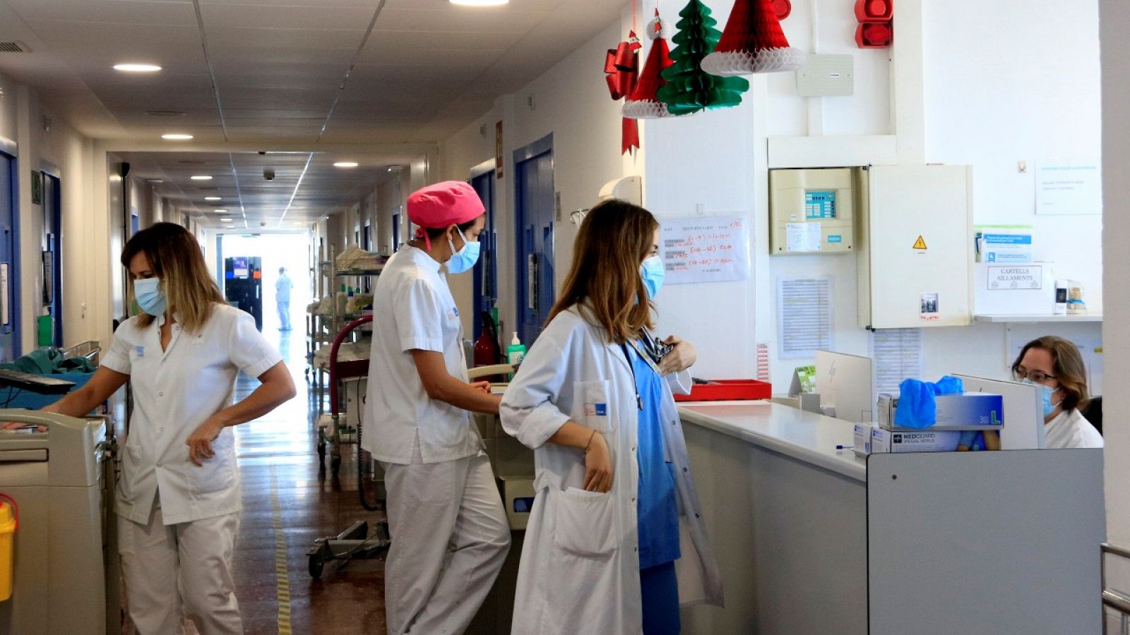 Els professionals sanitaris tornen a passar unes festes de Nadal amb més feina de la desitjada | ACN