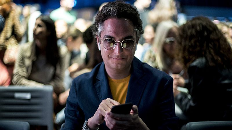 El estilista y experto en moda Josie