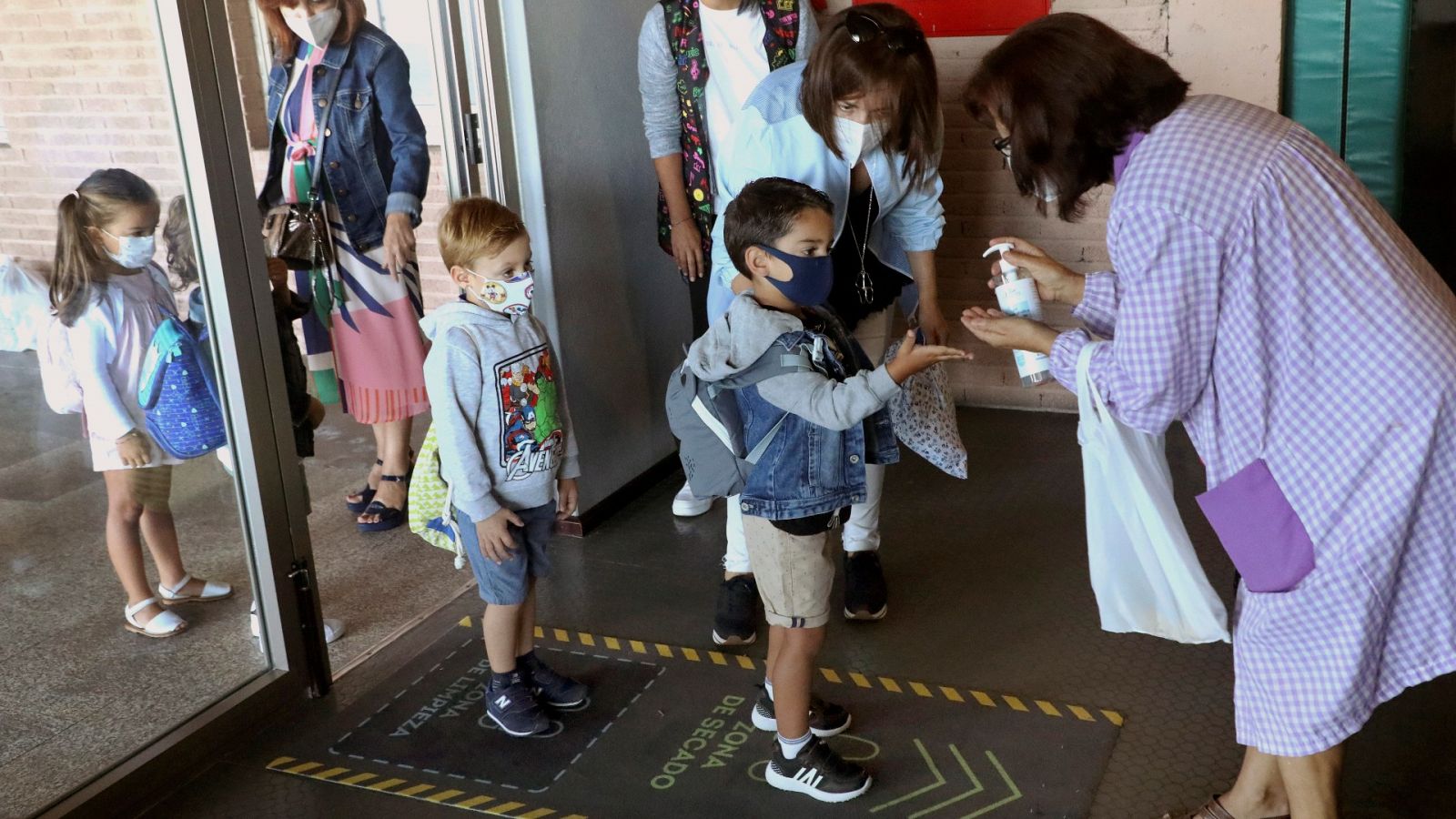 Imagen de archivo de la 'vuelta al cole' de septiembre de 2020 en un colegio de Santiago de Compostela.