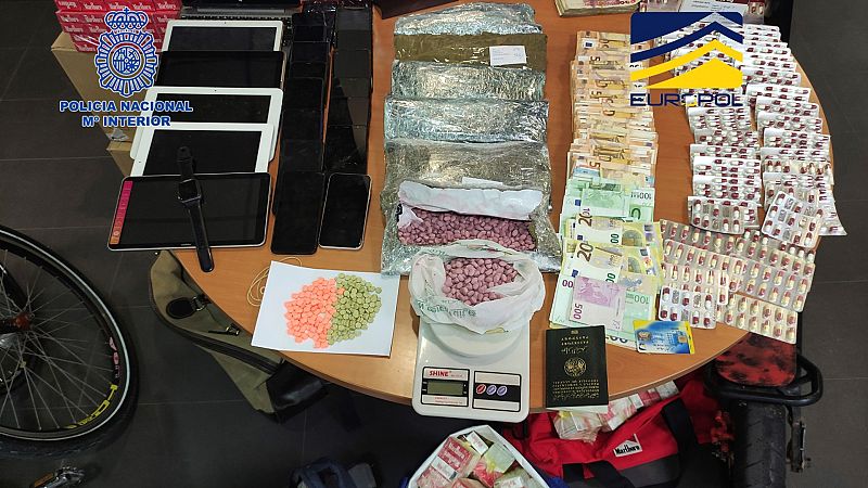 Detenidas 24 personas por tráfico ilícito de migrantes