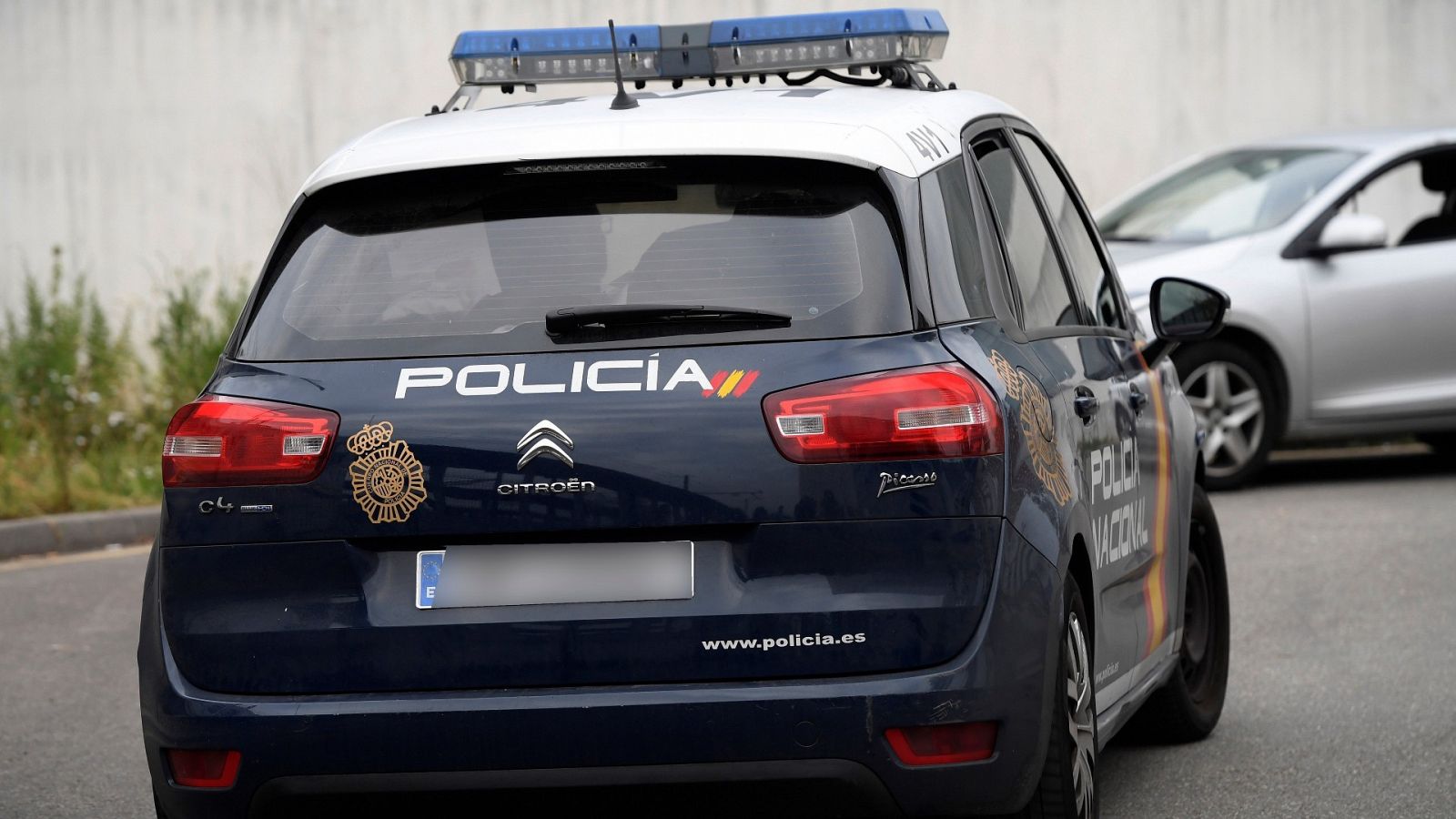 Un coche policial tintado