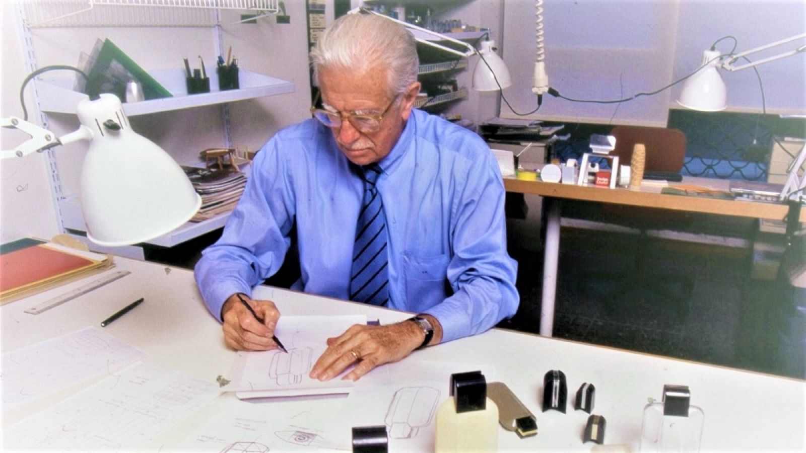 André Ricard diseñando para Puig Perfumes