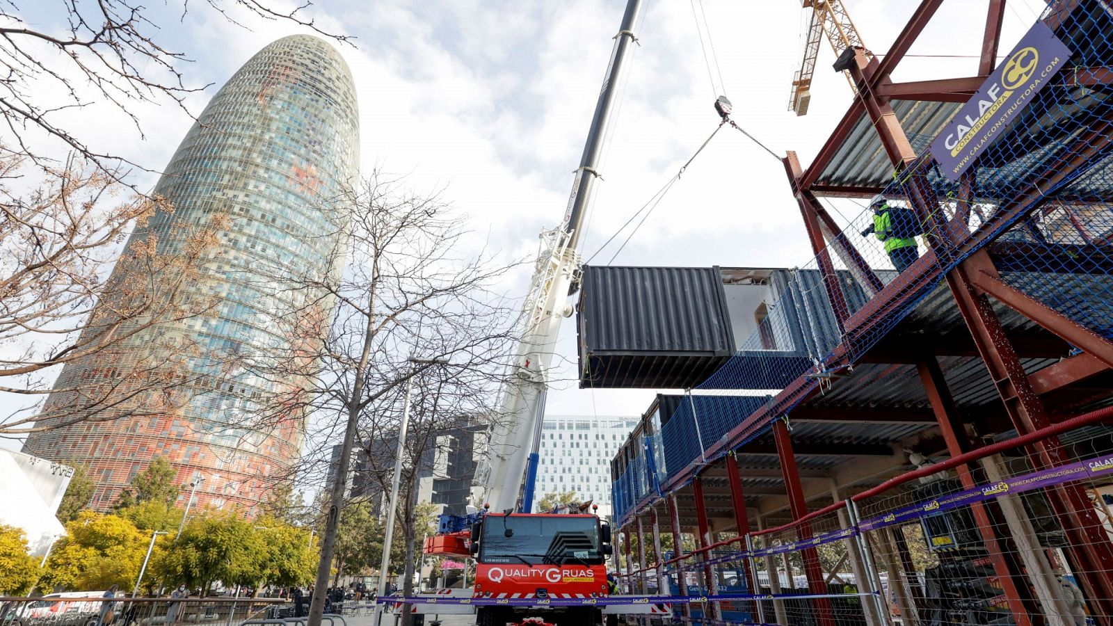 Imagen de la construcción de un edificio en Barcelona