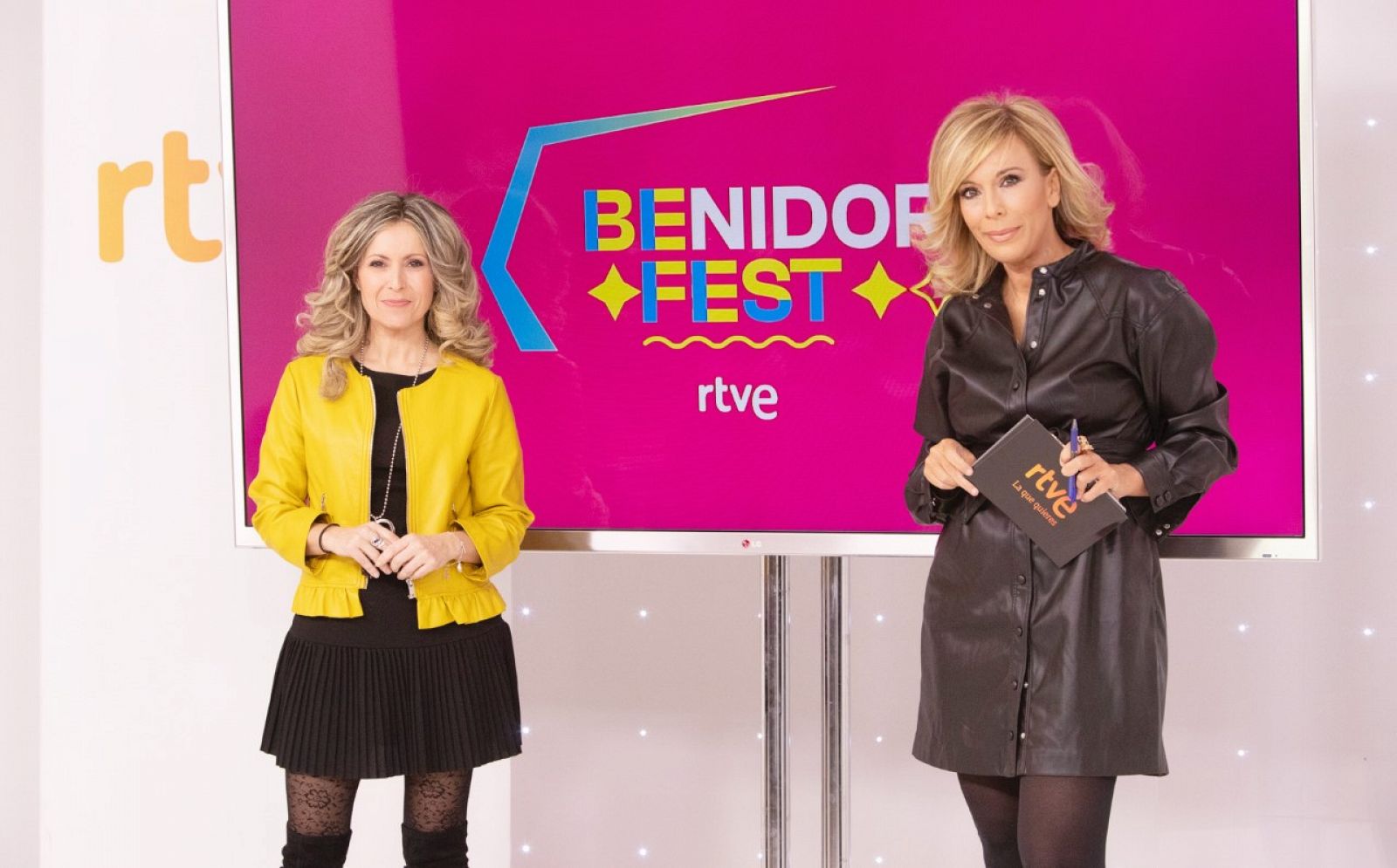 Maria Eizaguirre y Eva Mora durante una rueda de prensa del Benidorm Fest 2022