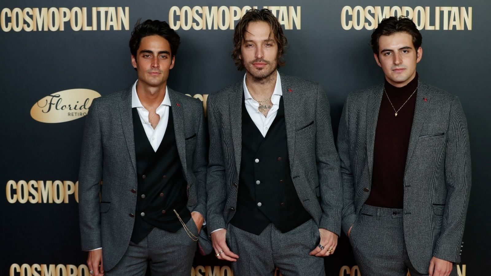 La banda Marlon posa en la algombre de los premios Cosmopolitan