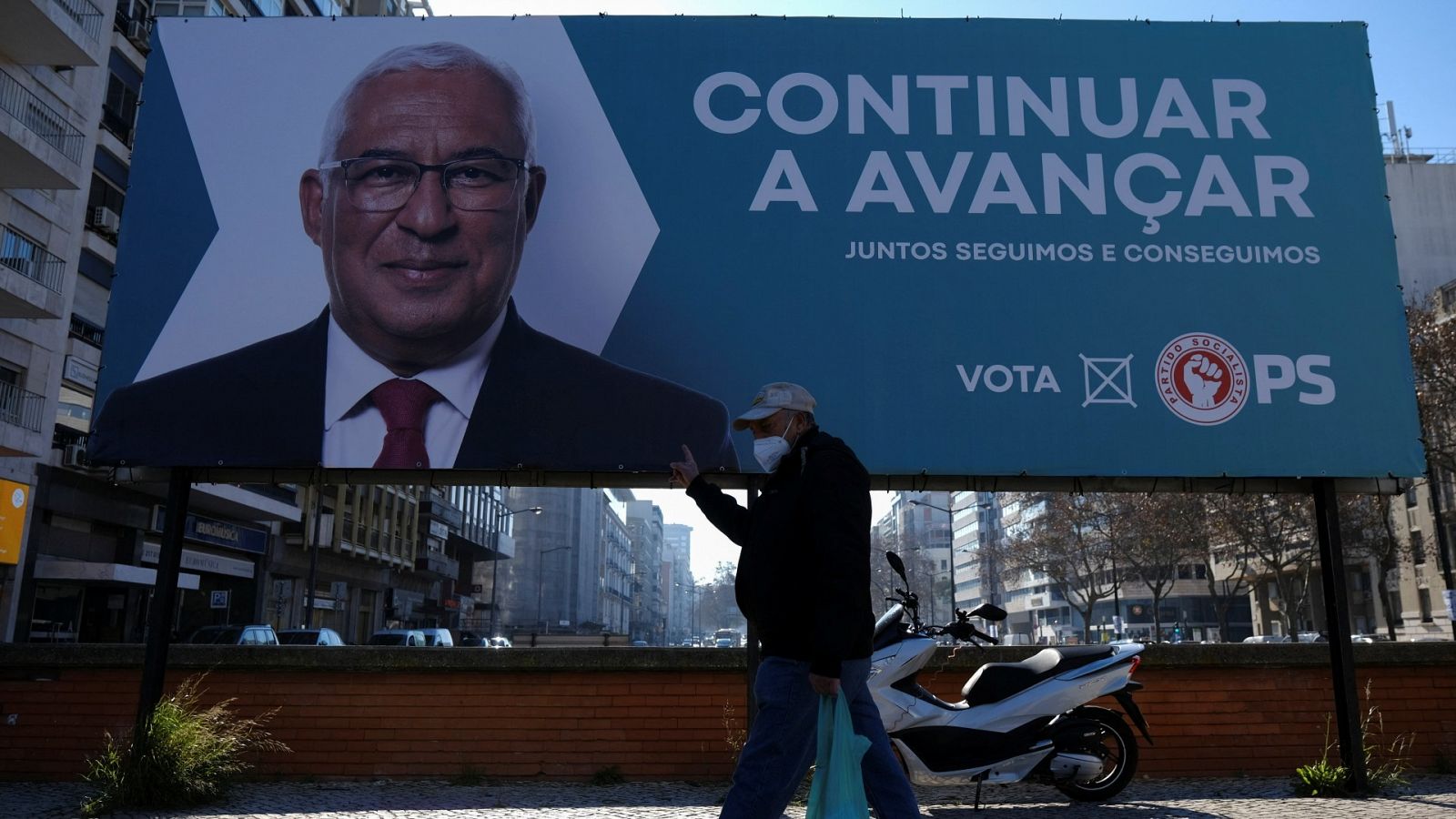 Un cartel del Partido Socialista para las elecciones legislativas de Portugal