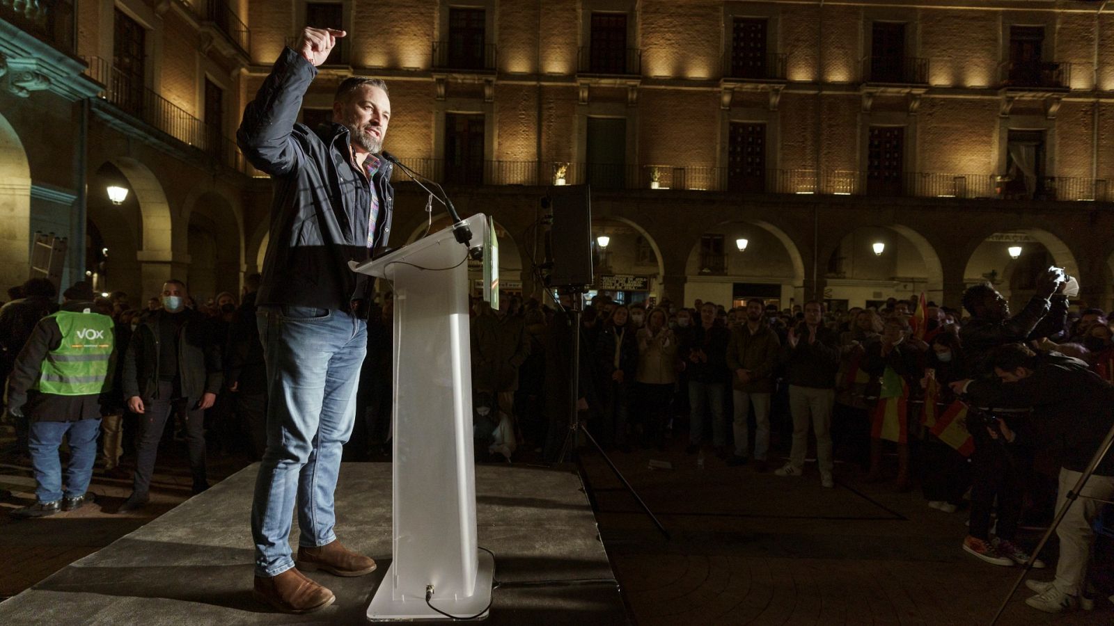 El presidente de Vox, Santiago Abascal, interviene en un mitin en Ávila con motivo de las Elecciones Autonómicas del 13-F.