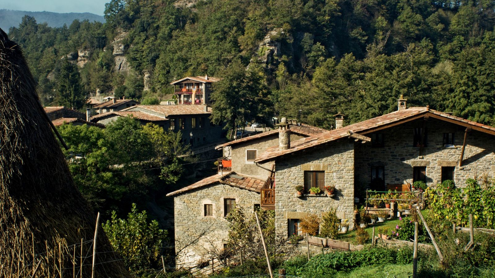 Vista de un municipio rural del pirineo catalán.