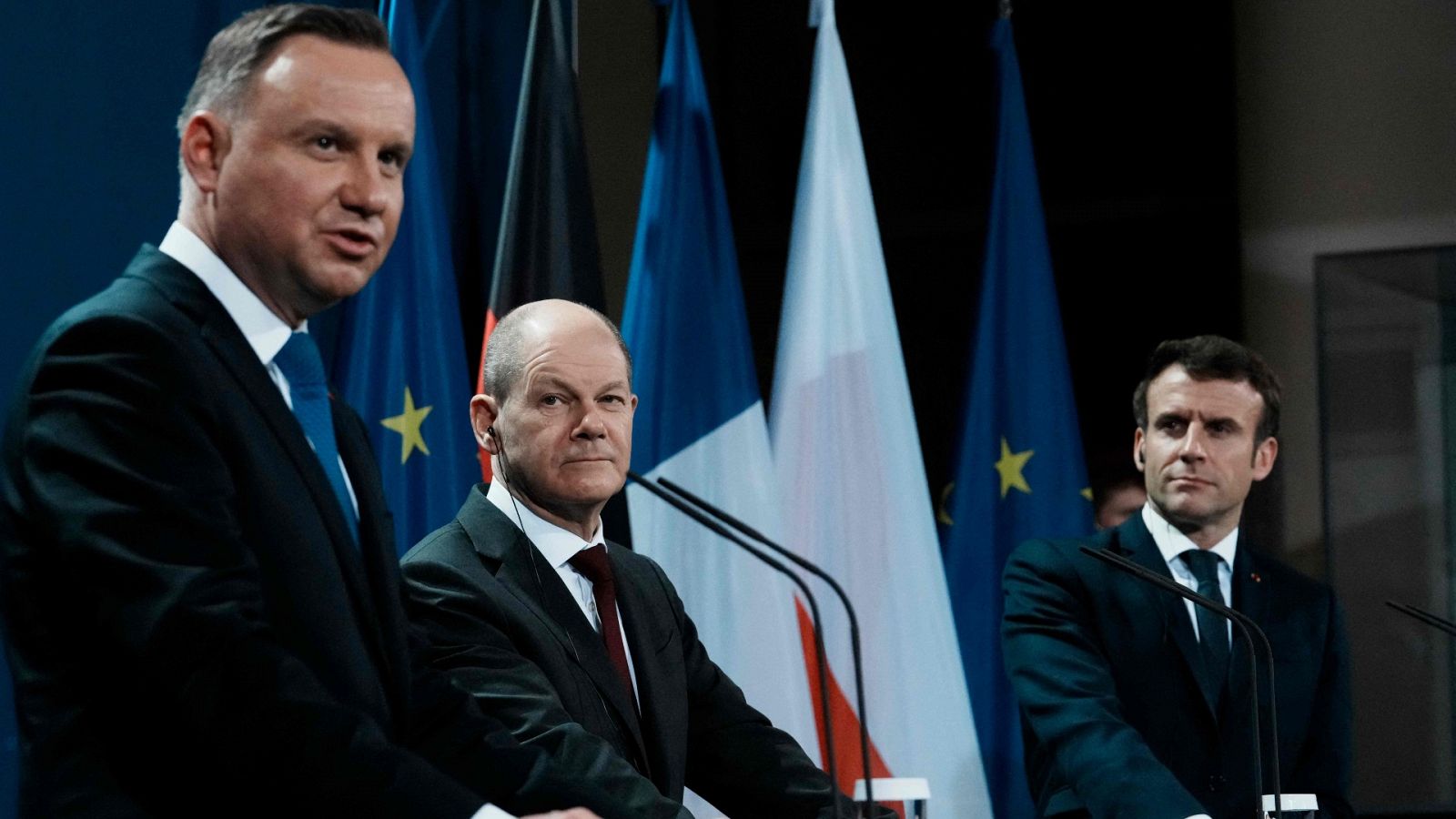 Andrzej Duda (Izda), Olaf Scholz (C) y Emmanuel Macron (Dcha)