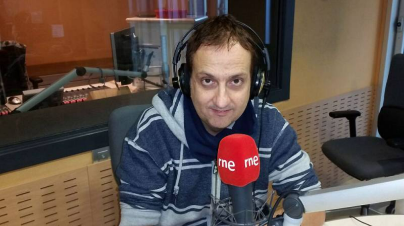 Albert Espinosa en una entrevista radiofónica