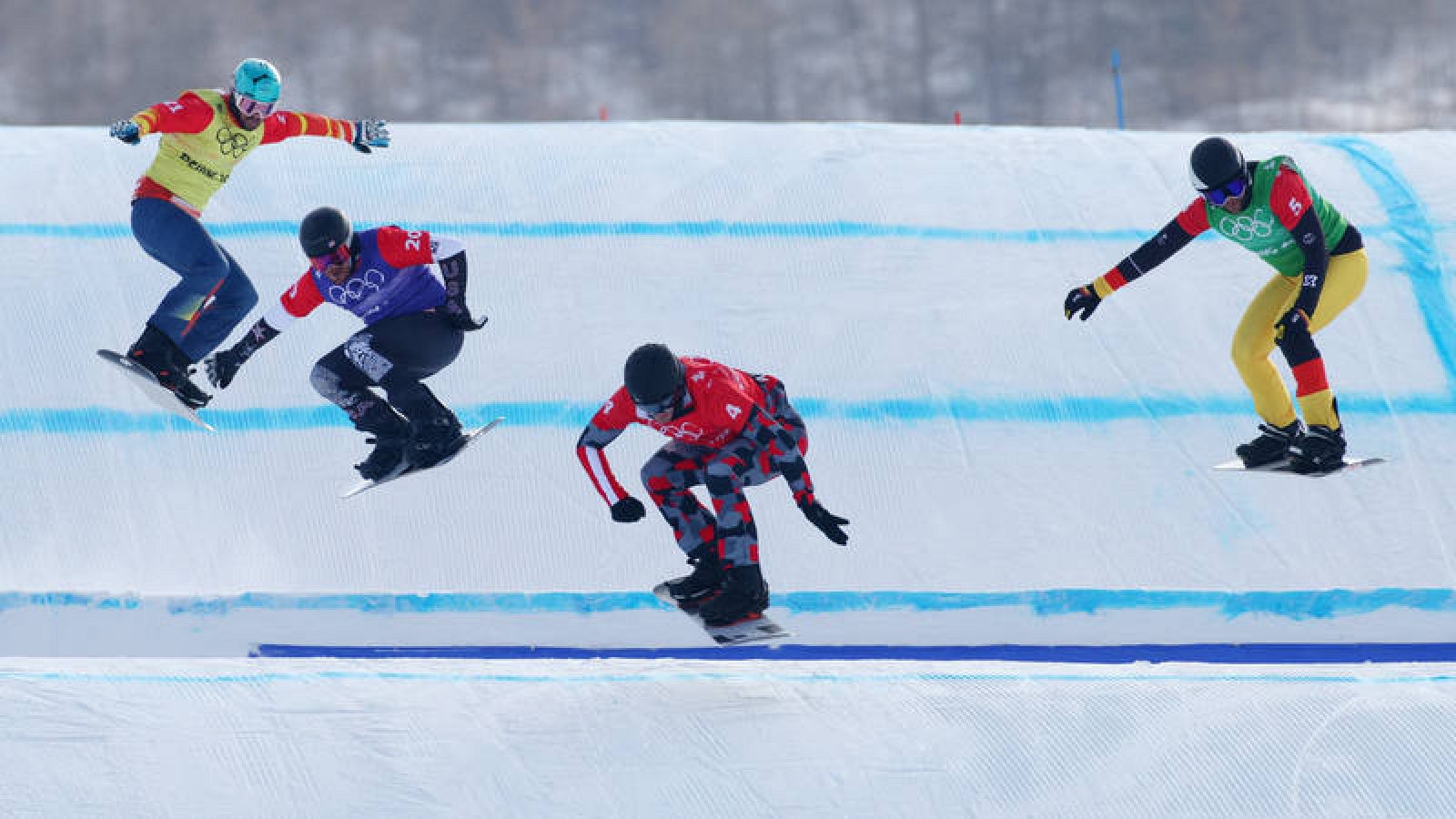 Lucas Eguibar, primero a la izquierda, en acción en cuartos de final.