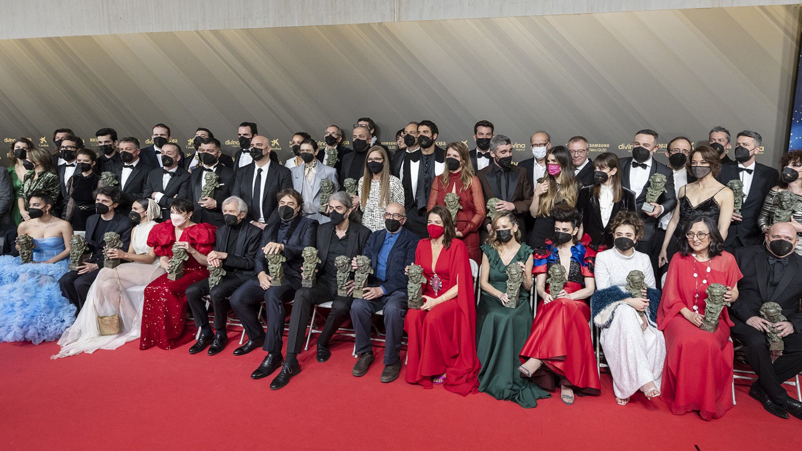 Foto de familia final de los Goya 2022