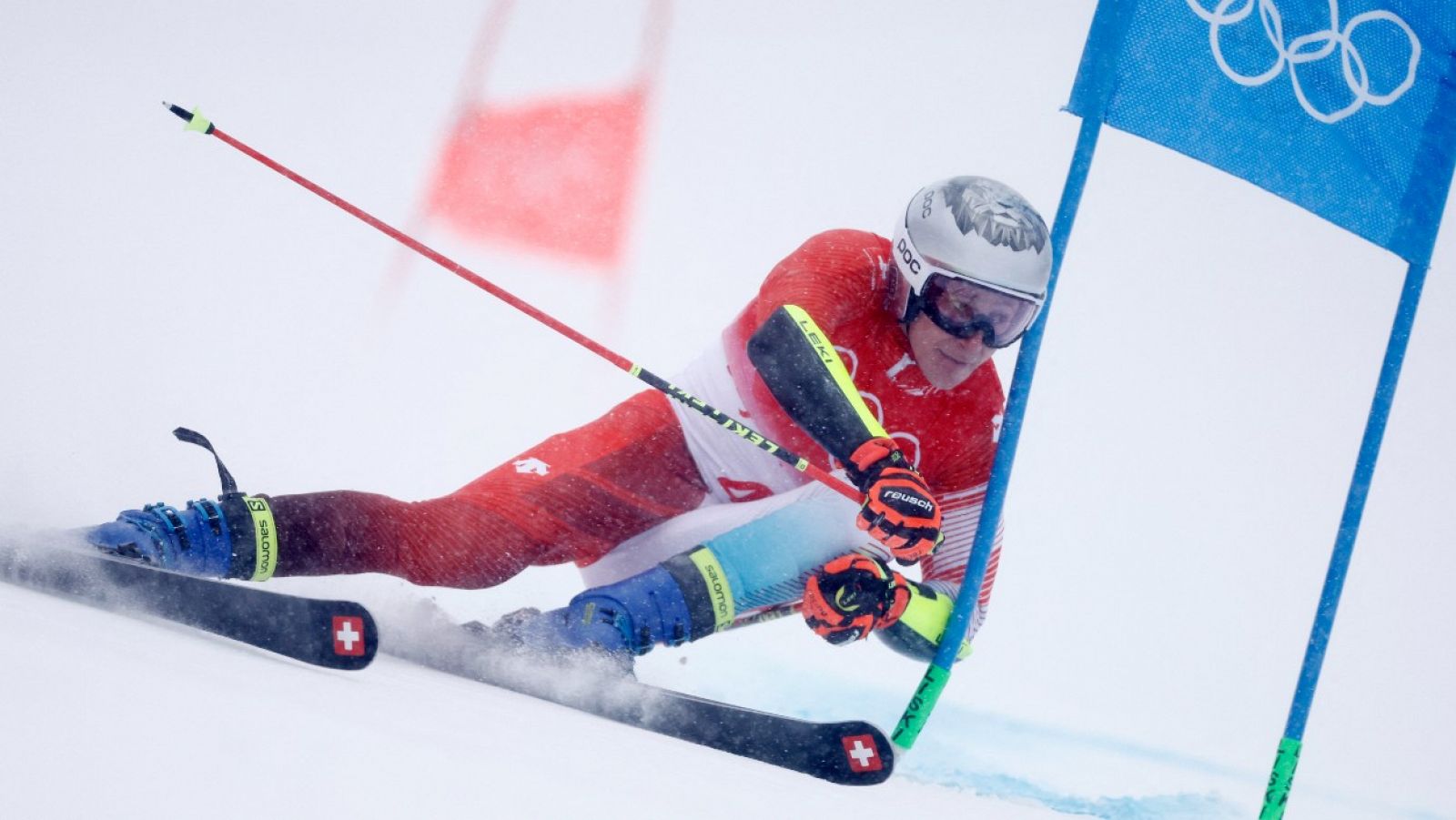 Imagen del suizo Marco Odermatt durante el gigante de esquí alpino en Pekín 2022.