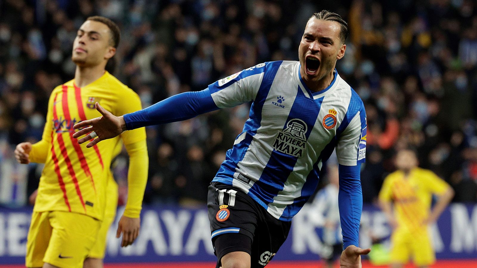 Raúl de Tomás celebra el segundo gol del Espanyol en el derbi.