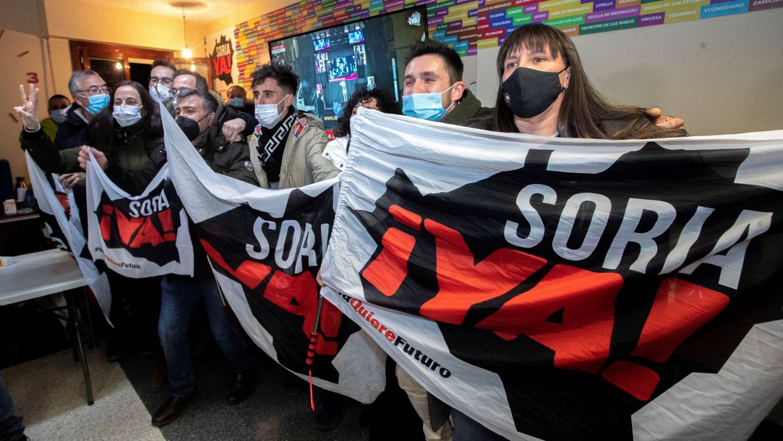 Miembros de Soria ¡Ya! celebran el resultado electoral del 13F en Castilla y León