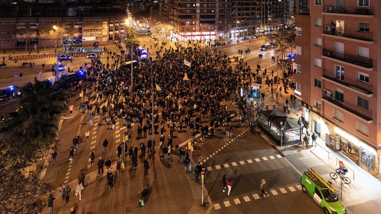 Vista de la concentarción que la ANC y la plataforma "Meridiana Resisteix" el sábado