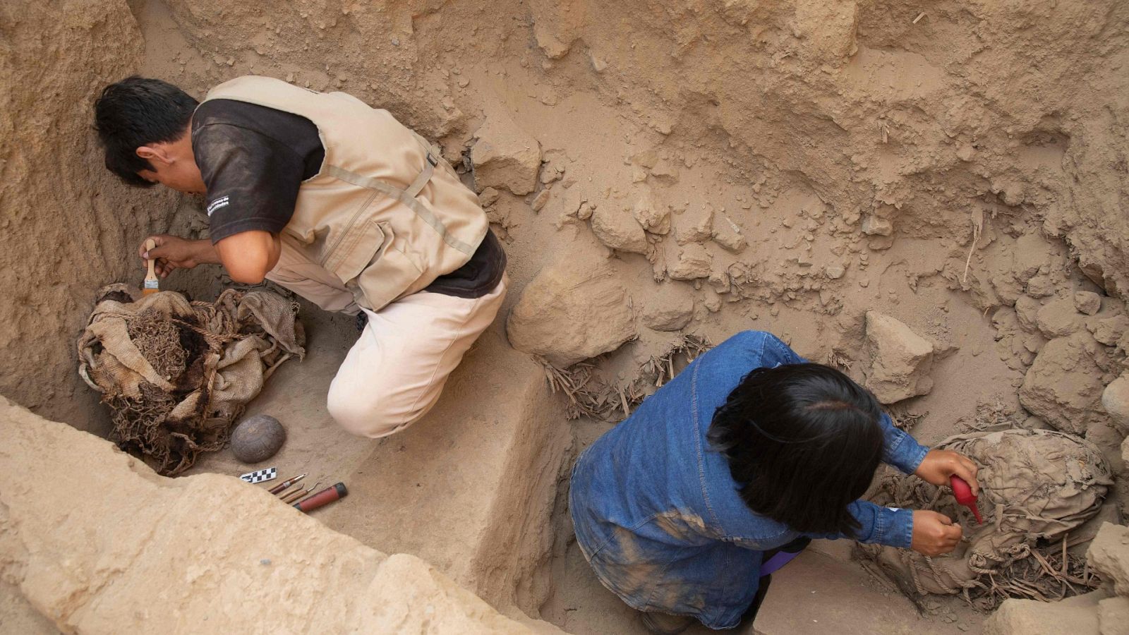 Descubren un supuesto sacrificio masivo de niños más antiguo de Perú