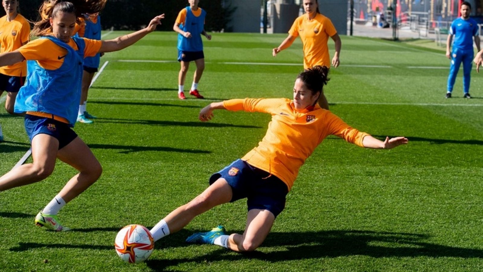 Entrenamiento del FC Barcelona. El vigente campeón de la Copa de la Reina visita al Rayo.