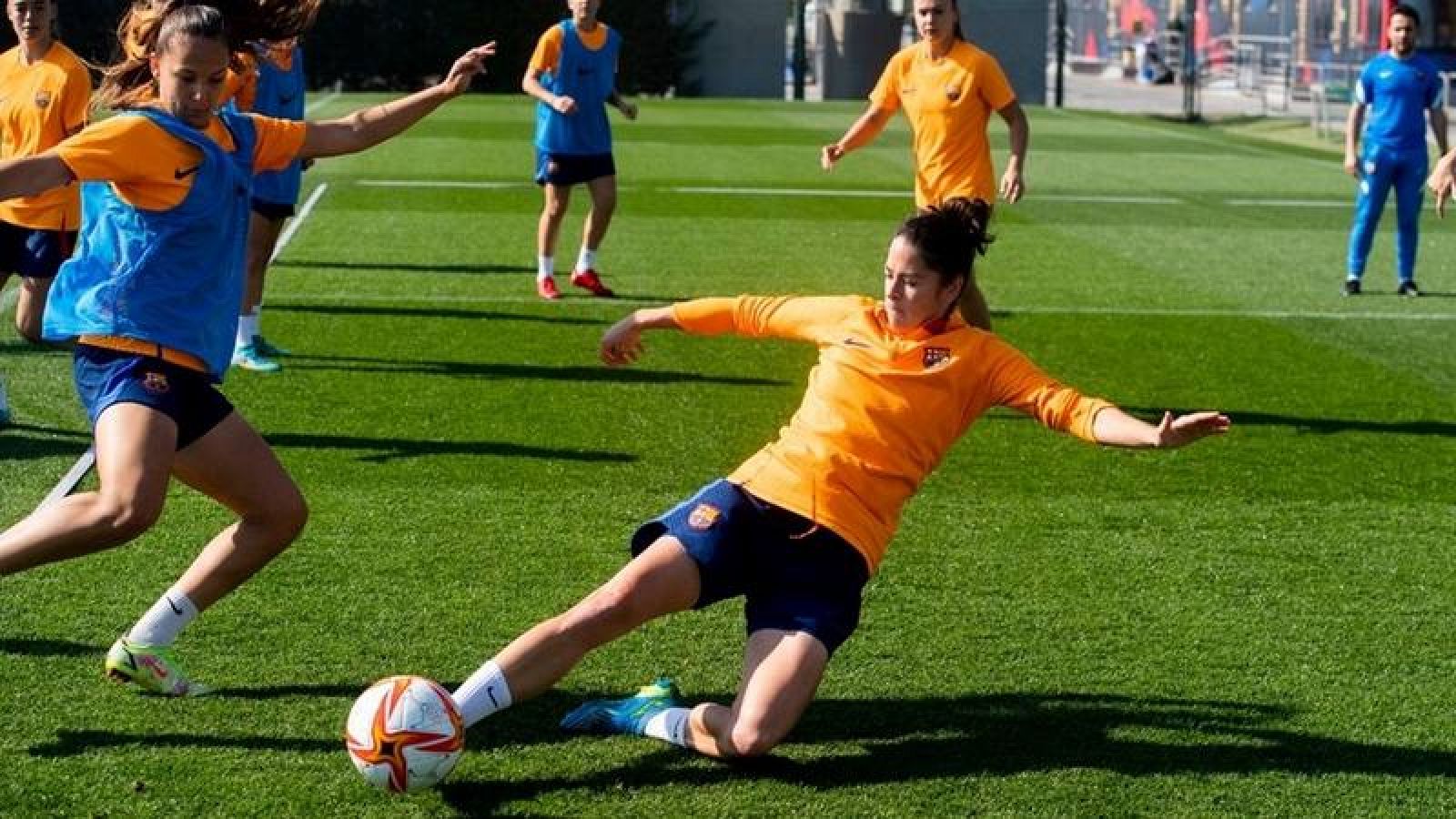 Entrenamiento del FC Barcelona. El vigente campeón de la Copa de la Reina visita al Rayo.