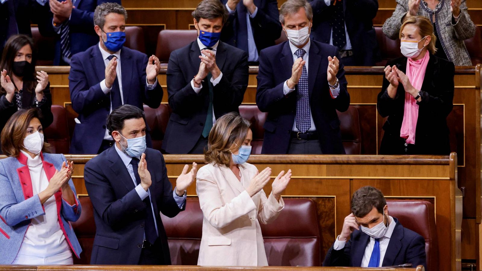 Los diputados del PP aplauden al todavía presidente, Pablo Casado, durante su última intervención en el Congreso el pasado miércoles