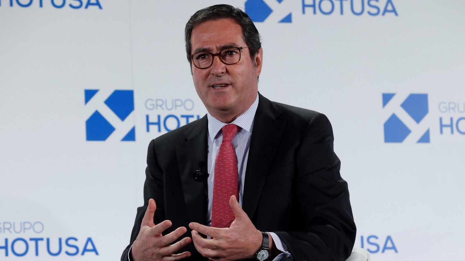 Garamendi no ve "razonable" subir salarios un 5% como piden los sindicatos y pide "moderación"