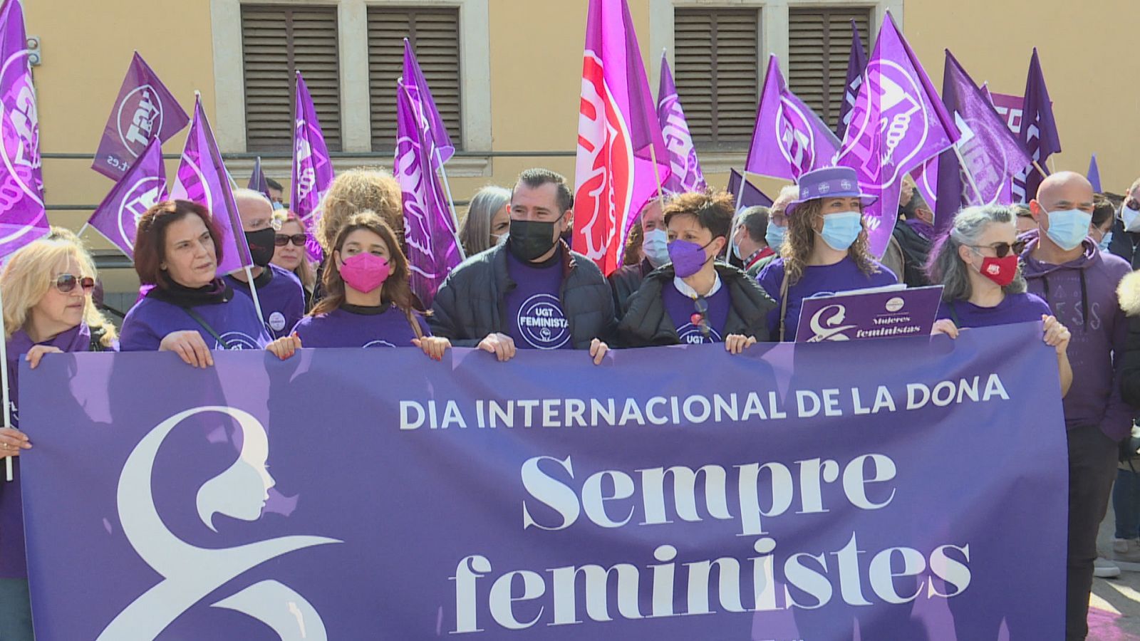 CCOO i UGT han partitipat avui en una concentració a la plaça de l'Olivar del Palma.