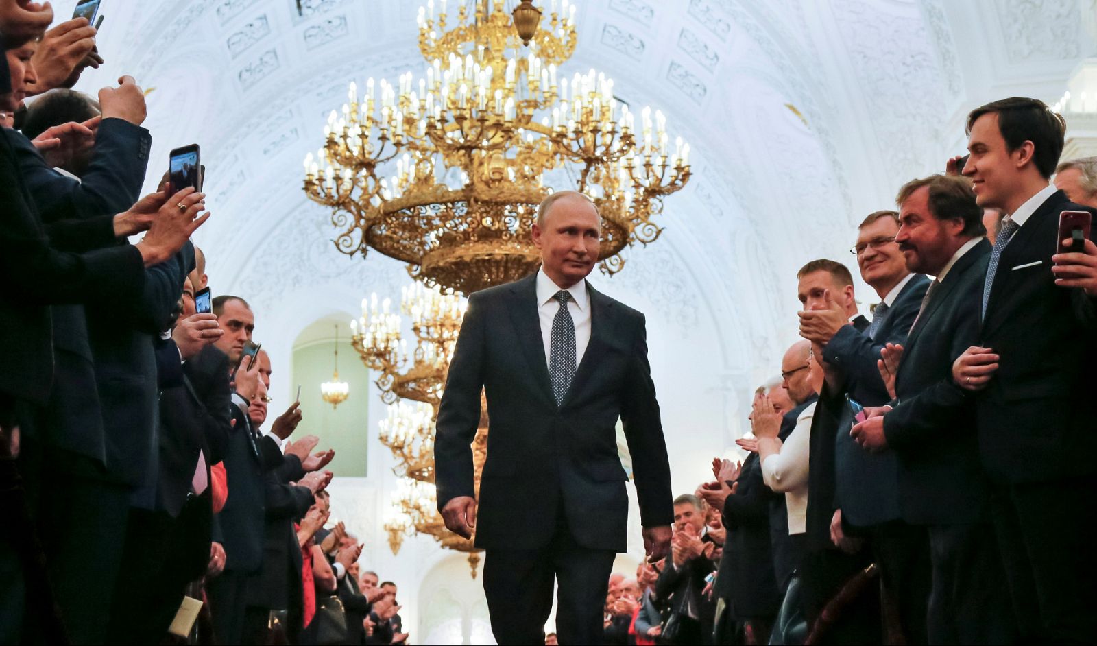  El presidente ruso, Vladimir Putin, a su llegada a la sesión de investidura, en el Gran Palacio del Kremlin el 7 de mayo de 2018