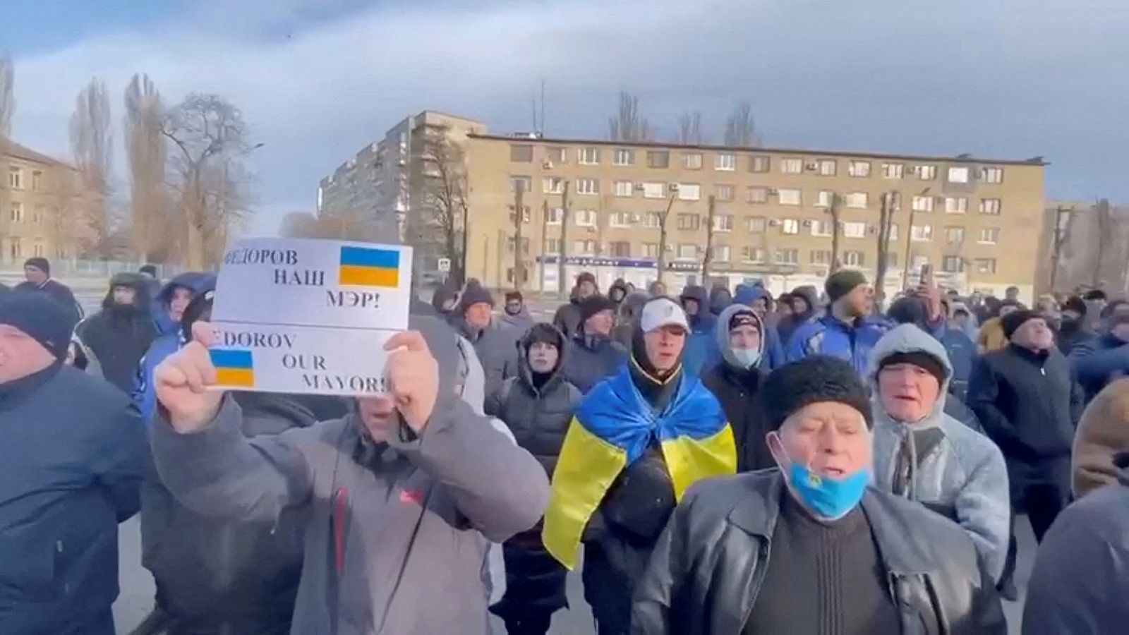 Ciudadanos de Melitopol piden a las tropas rusas que liberen a su alcalde, Ivan Fedorov.