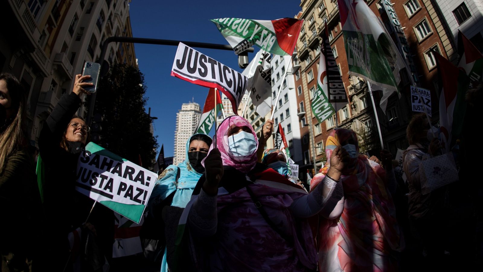 Un grupo de personas manifestándose en Madrid por la liberación del Sáhara Occidental en 2021